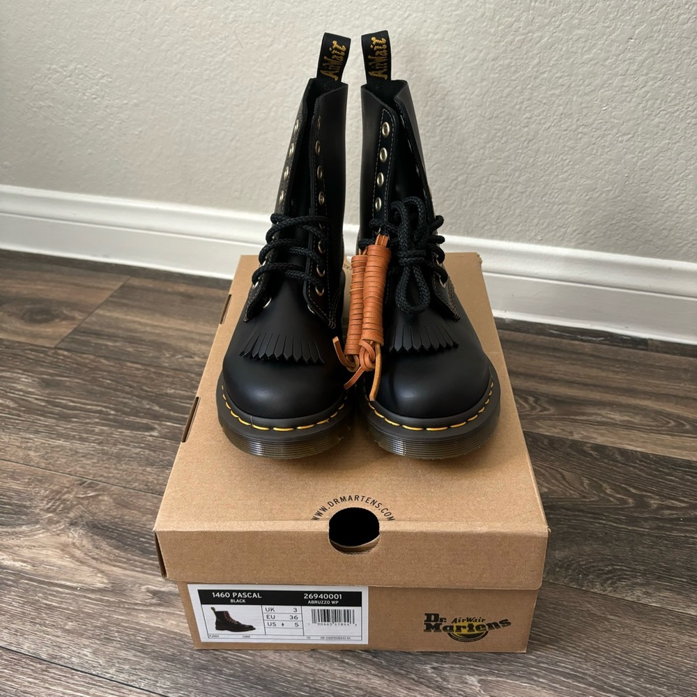 Dr martens 1460 pascal black size US women 5